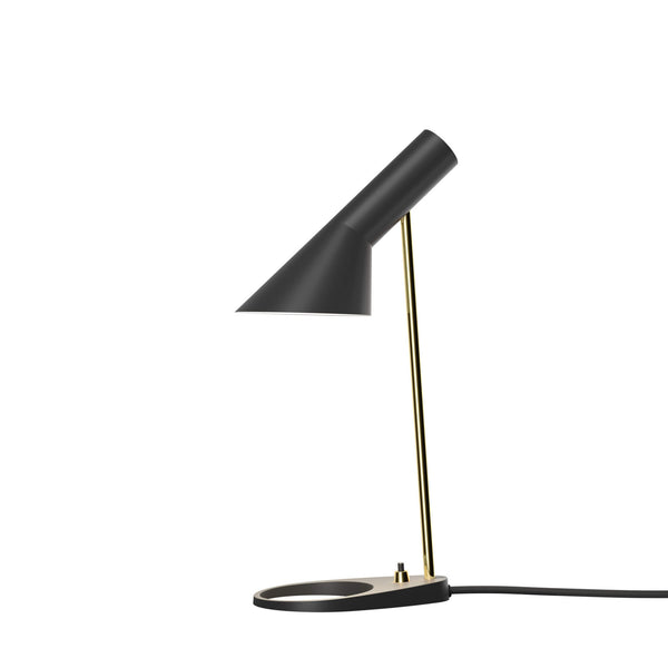 Louis Poulsen ルイスポールセン AJミニ テーブル ブラック/真鍮ポリッシュ（無塗装）AJ MINI TABLE BLACK/BRASS テーブルライト【正規品】3年保証ルイスポールセン、レクリントなどの北欧照明、アルテミデ、フロスなどのデザイナーズ照明、イサムノグチの和風照明を通販します。照明器具を販売するネットショップ！送料無料！