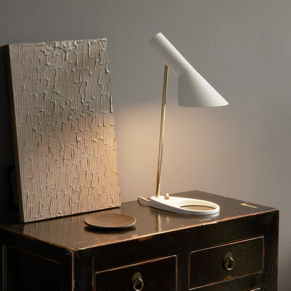 aj-mini-table-white- 
