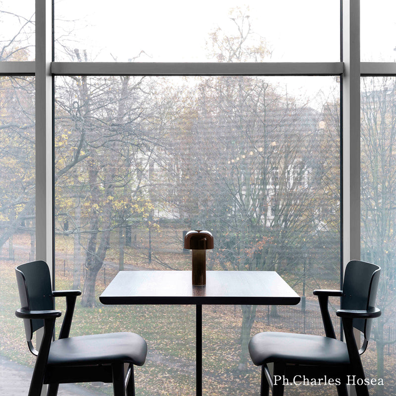 フロス FLOS「BELLHOP（ベルホップ）」BELLHOP  CIK チョコ [テーブルスタンド イタリア製 デザイナーズ 輸入] 【正規品】3年保証