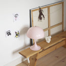 Louis Poulsen ルイスポールセン パンテラ250 テーブル ペールローズ Panthella 250 Table Pale Rose テーブルランプ【正規品】【送料無料】3年保証 ルイスポールセン、レクリントなどの北欧照明、アルテミデ、フロスなどのデザイナーズ照明、イサムノグチの和風照明を通販します。照明器具を販売するネットショップ！送料無料！